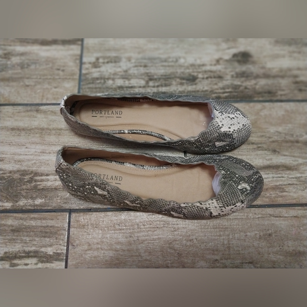 Snakeskin Pattern Flats Women Size 7M